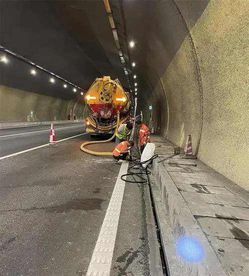 隆德隧道排水渠清淤